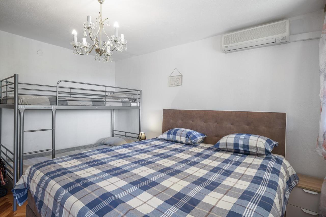 Apartments The Heart Of Croatia Pirovac Exterior foto