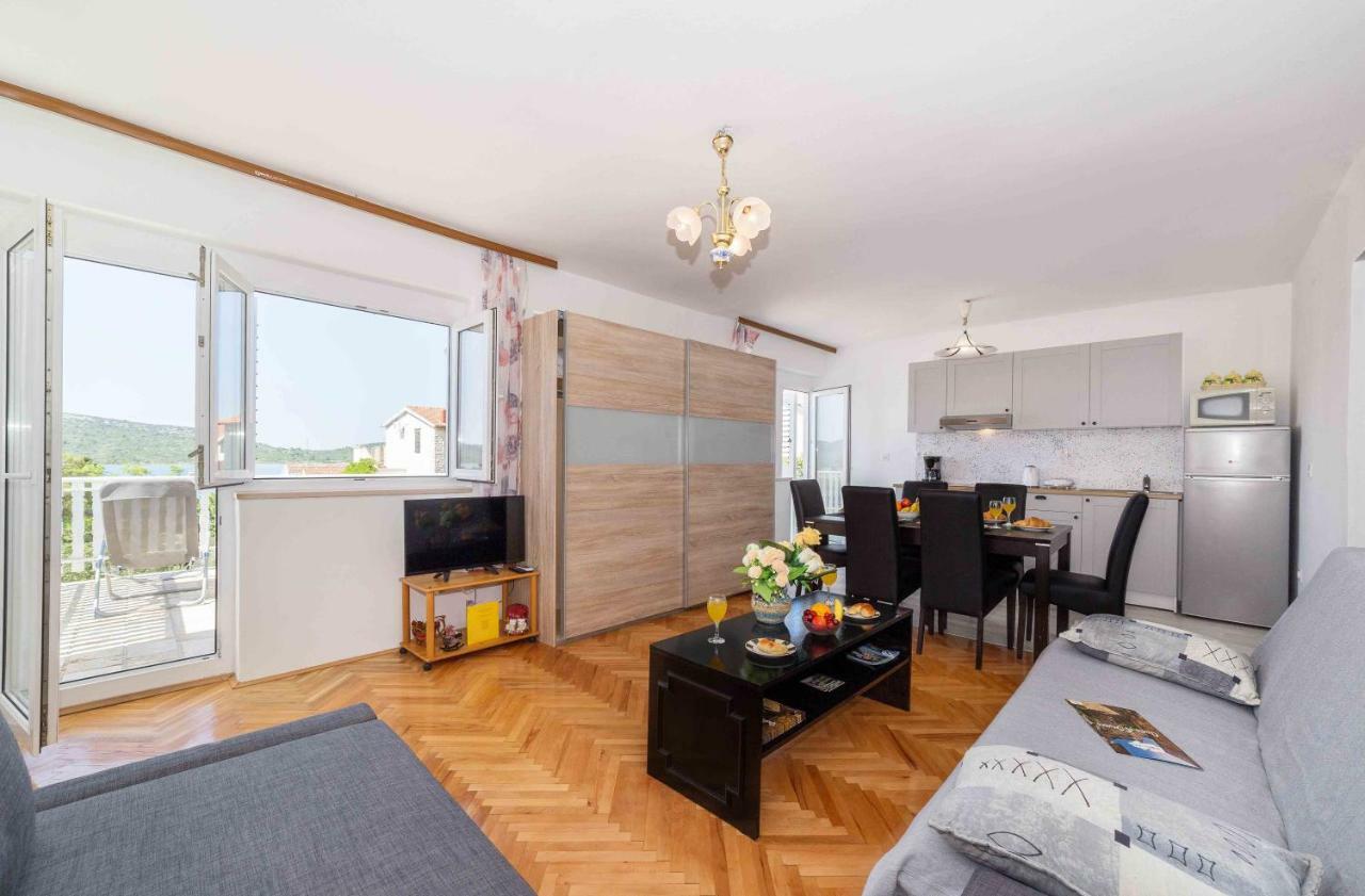 Apartments The Heart Of Croatia Pirovac Exterior foto