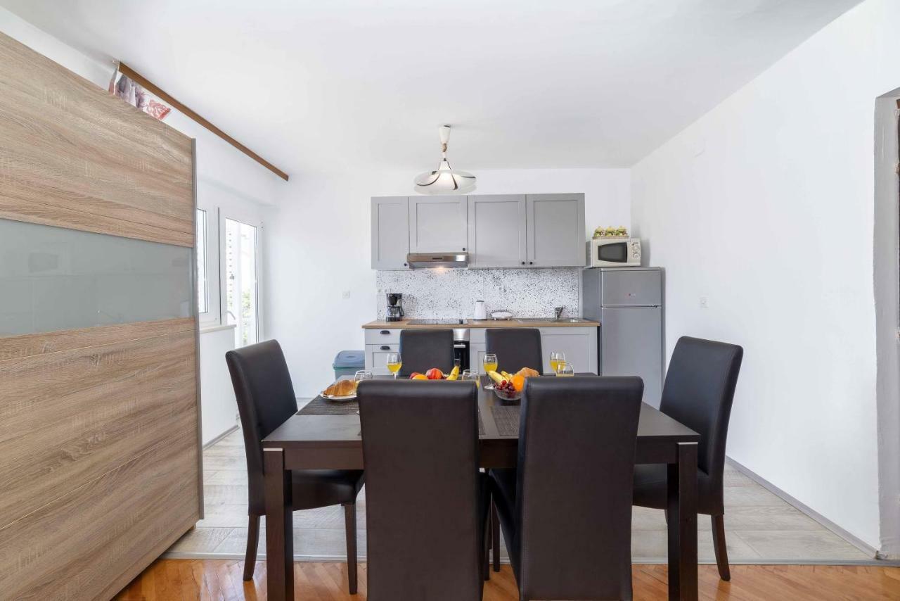 Apartments The Heart Of Croatia Pirovac Exterior foto